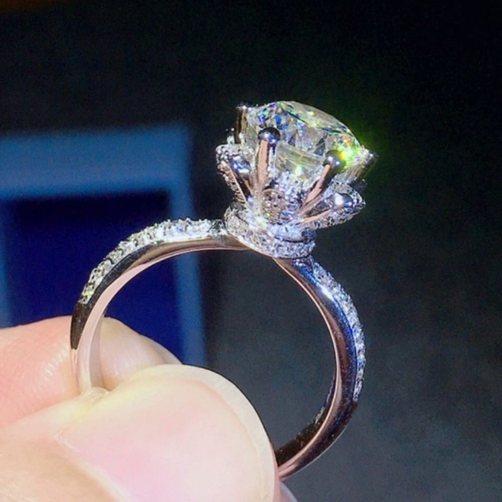 NEW 18k White Gold 3 Carat Floral Engagement Ring - Picture 1 of 9